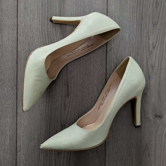 Le Chateau Mint Lace Heels - Picture 4 of 10